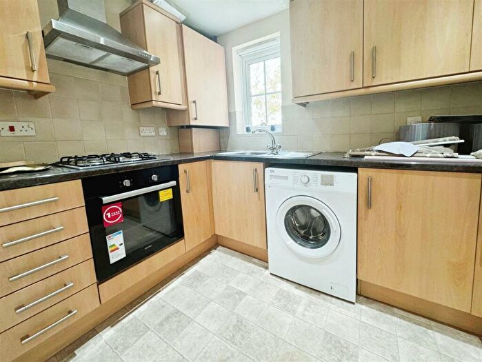 2 Bedroom Flat To Rent In Plymouth Road, Chafford Hundred, RM16