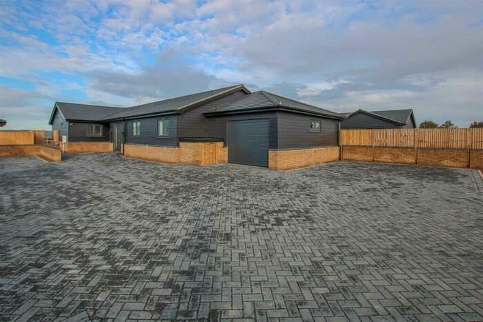 4 Bedroom Detached House For Sale In Ockendon Road, North Ockendon, Upminster, RM14