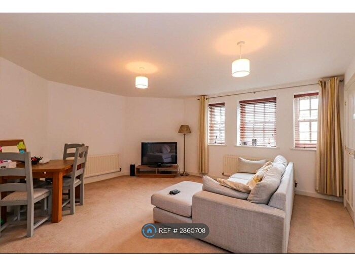 1 Bedroom Flat To Rent In Tuke Grove, Wakefield, WF1