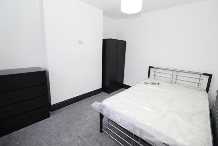 4 Bedroom House To Rent In St. Fagans Street, Grangetown, Cardiff, CF11