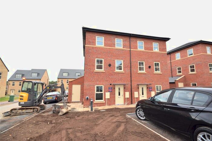 2 Bedroom Town House To Rent In Middleham Lane, Leeds, West Yorkshire, LS14