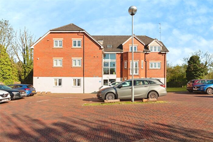 2 Bedroom Flat For Sale In Evesham Road, Redditch, Worcestershire, B97