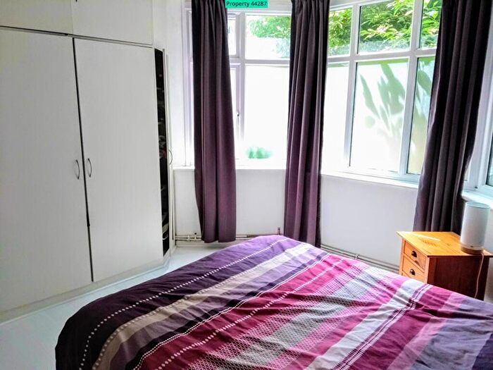 2 Bedroom Ground Maisonette To Rent In Sherwood Park Road, Sutton, SM1