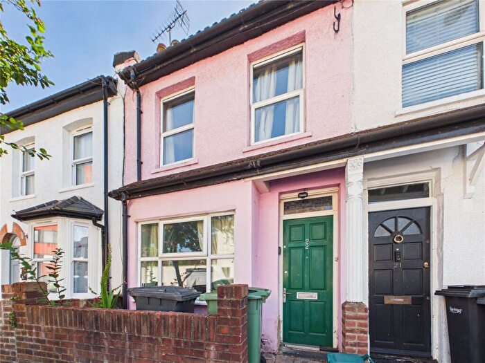 2 Bedroom Terraced House To Rent In Cumberland Road, Wood Green, London, N22