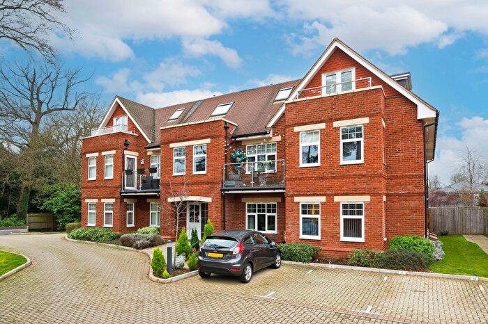 2 Bedroom Flat To Rent In Crossways, St Marks Road, Binfield, Bracknell, RG42