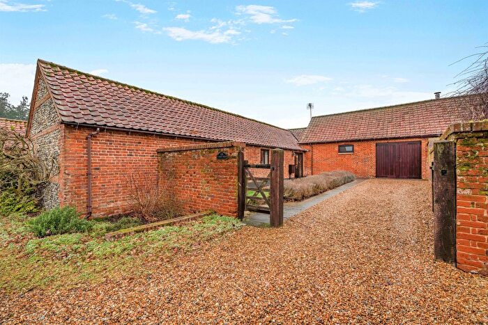 4 Bedroom Barn Conversion For Sale In Well Lane, Sparham, Norwich, NR9