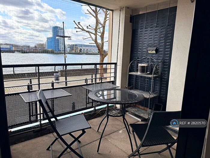 2 Bedroom Flat To Rent In Chart House, London, E14