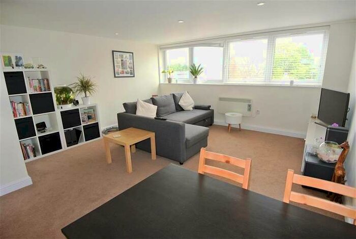 1 Bedroom Apartment To Rent In Addlestone, KT15