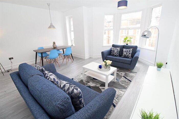 2 Bedroom Flat To Rent In Claude Road, Roath, Cardiff, CF24