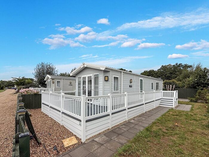 2 Bedroom Park Home For Sale In The Oaks Caravan Park, Chapel Road, Bucklesham, Ipswich, IP10