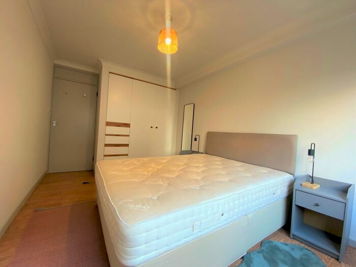 1 Bedroom Flat To Rent In Portsoken Street, London, EC3N
