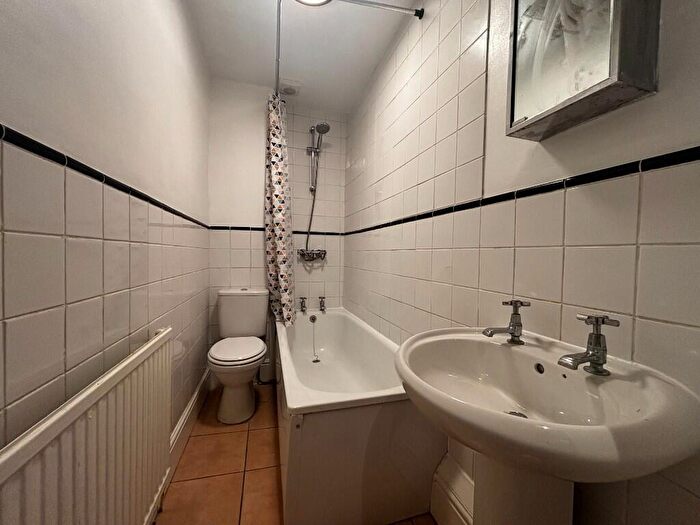 1 Bedroom Flat To Rent In Chichester Street, Chester, Cheshire, CH1