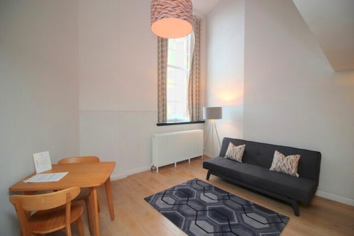 1 Bedroom Flat To Rent In Flat, Mcdonald Road, Broughton, Edinburgh, EH7
