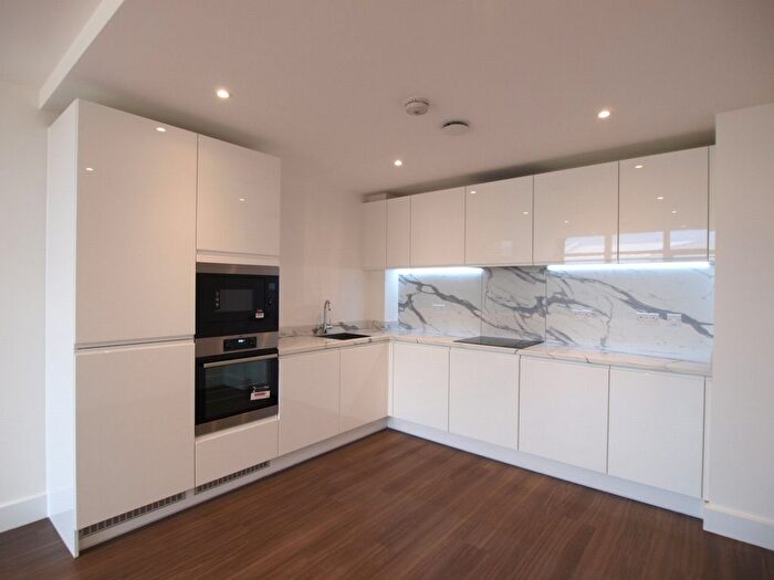 1 Bedroom Flat To Rent In Boulogne House, London Road, Isleworth, TW7