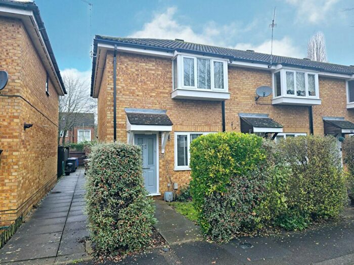 2 Bedroom End Of Terrace House To Rent In Wellington Drive, Welwyn Garden City, AL7