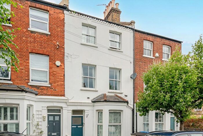 2 Bedroom Flat To Rent In Landcroft Road, East Dulwich, London, SE22