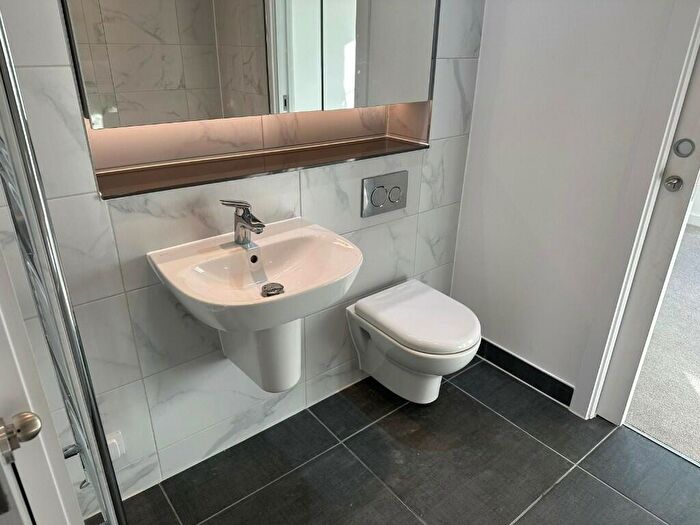 4 Bedroom Town House To Rent In Shale Lane, Manchester, Greater Manchester, M5