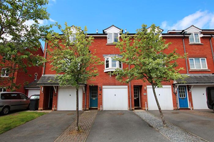 2 Bedroom Town House To Rent In Lewis Crescent, Kings Heath, EX2