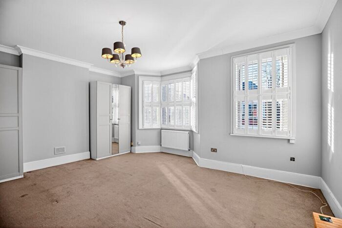 3 Bedroom Flat For Sale In Knighton Park Road, London, SE26