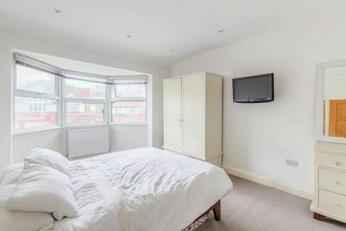 5 Bedroom Property To Rent In Kidbrooke Park Road, Kidbrooke, London, SE3