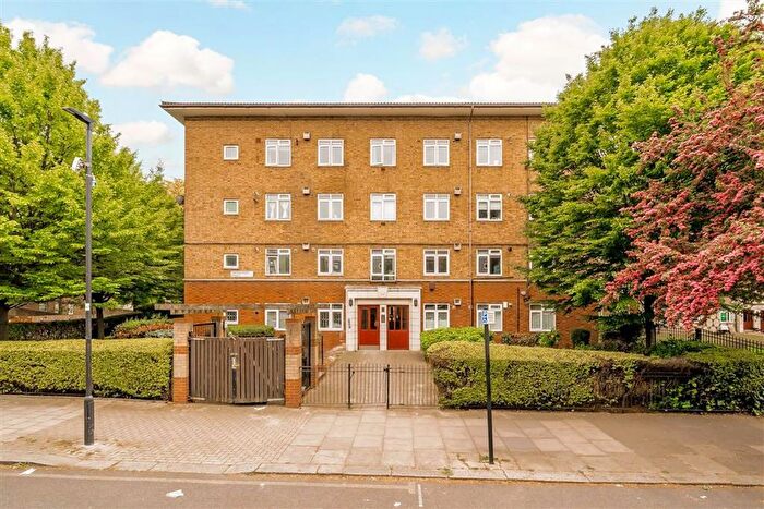 1 Bedroom Flat For Sale In Hartington Road, South Lambeth, SW8