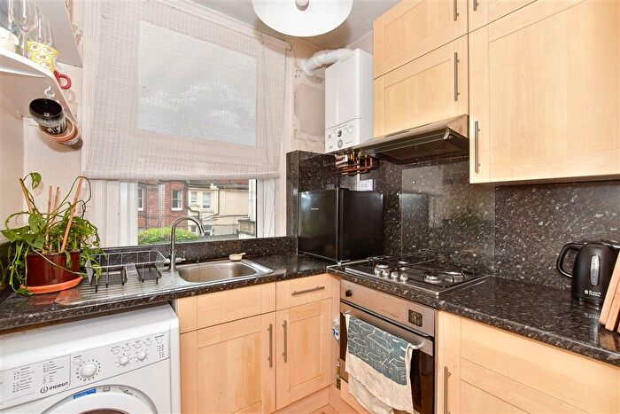 1 Bedroom Flat For Sale In Park Road, Tunbridge Wells, Kent, TN4