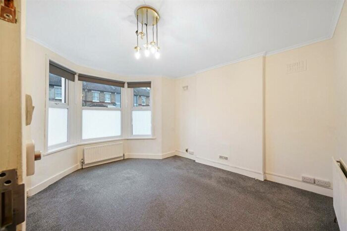 1 Bedroom Flat To Rent In South Norwood, London, SE25