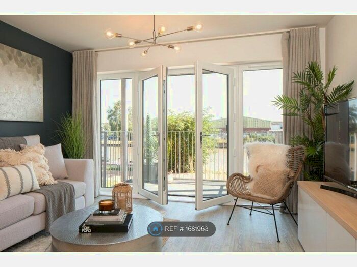 2 Bedroom Flat To Rent In Hobbs Way, Gloucester, GL2