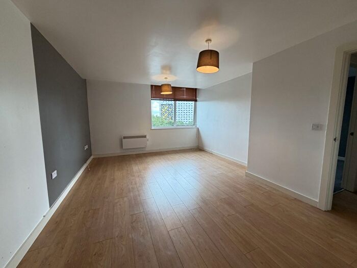 1 Bedroom Flat For Sale In Madison Court, Broadway, Salford Quays, M50