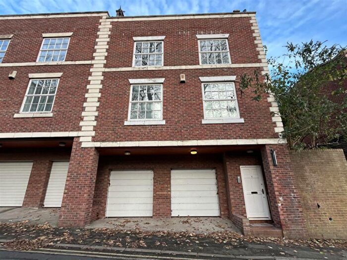 4 Bedroom House To Rent In Dee Lane, Chester, CH3