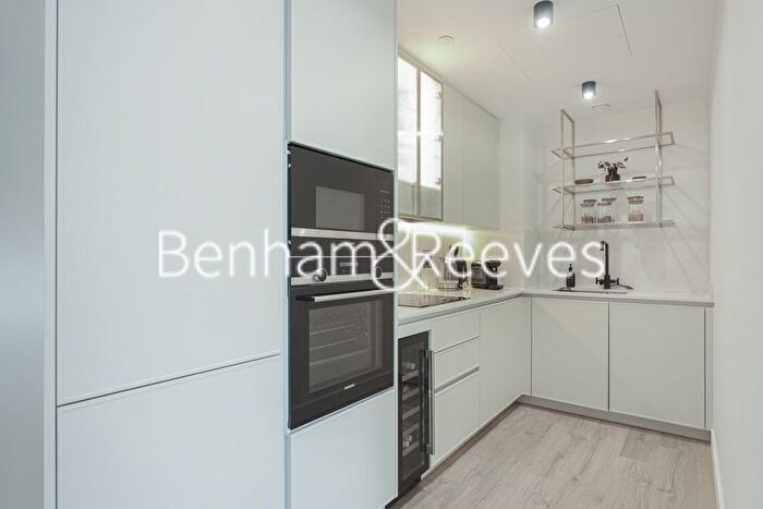 2 Bedroom Flat To Rent In Bollinder Place, Shoreditch, EC1V