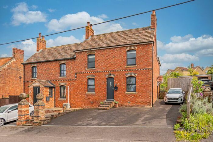 3 Bedroom Semi-Detached House For Sale In Seend Cleeve, Seend, Melksham, SN12