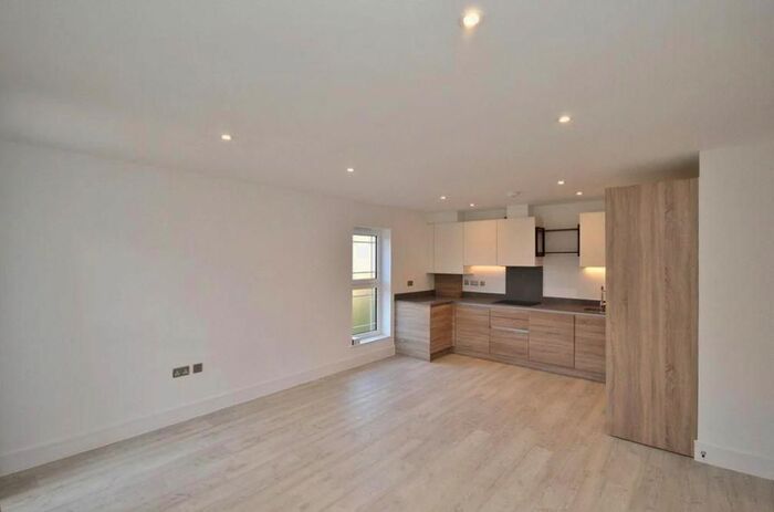 2 Bedroom Flat To Rent In Welland House, Guildford, GU1