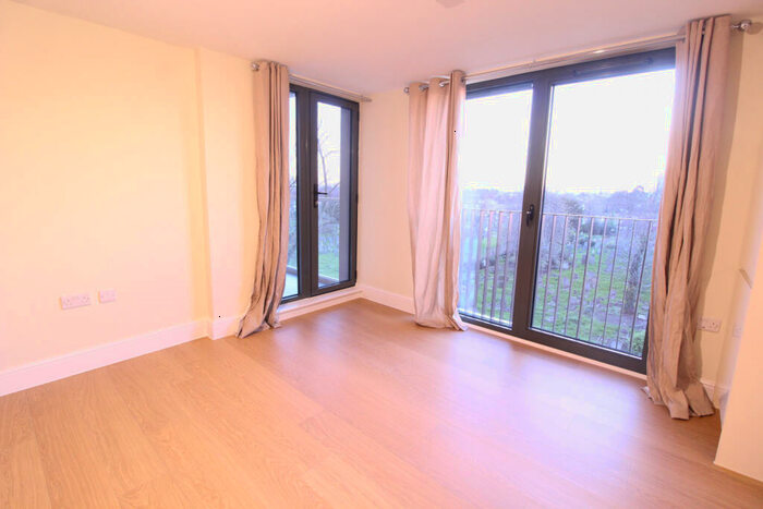 1 Bedroom Flat To Rent In Charter House, High Road, IG1