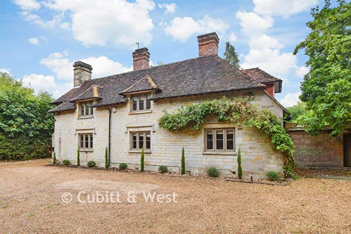 4 Bedroom Detached House For Sale In London Road, Felbridge, West Sussex, RH19