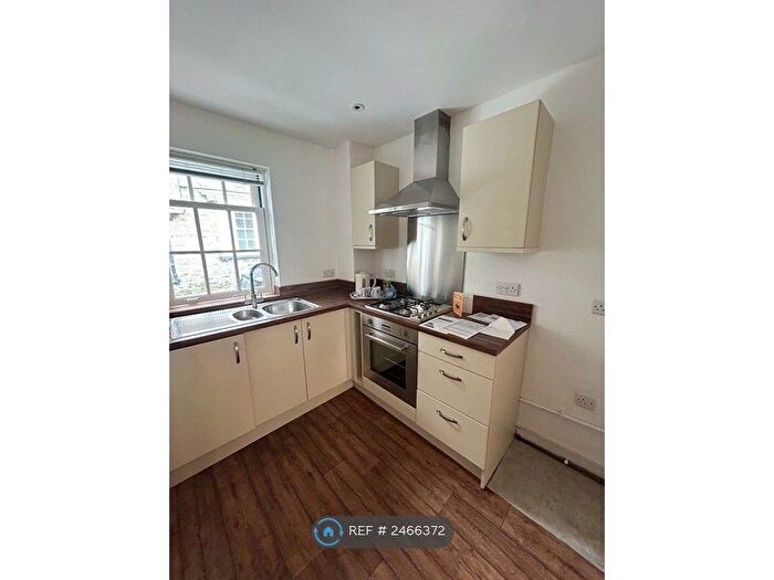 2 Bedroom Flat To Rent In Bannawell Street, Tavistock, PL19