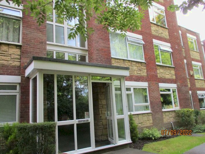 2 Bedroom Flat To Rent In Woodcote Road, Wallington, Surrey, SM6