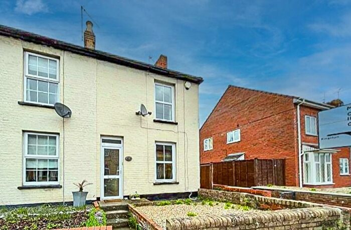 2 Bedroom Terraced House To Rent In Greenway Road, Taunton, TA2