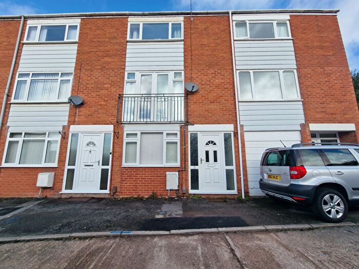 3 Bedroom Terraced House For Sale In Alpine Court, Kenilworth, Warwickshire, CV8