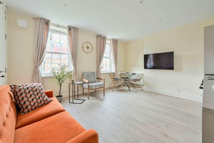 2 Bedroom Flat To Rent In Comber Grove, Camberwell, London, SE5