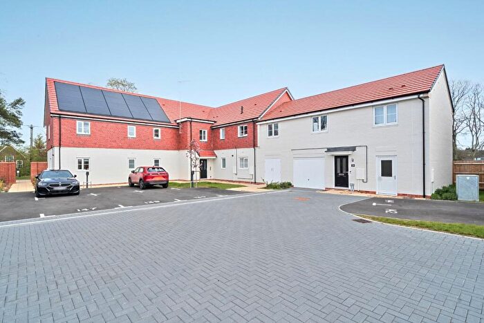 1 Bedroom Flat To Rent In Miles Road, Bordon, Hampshire, GU35