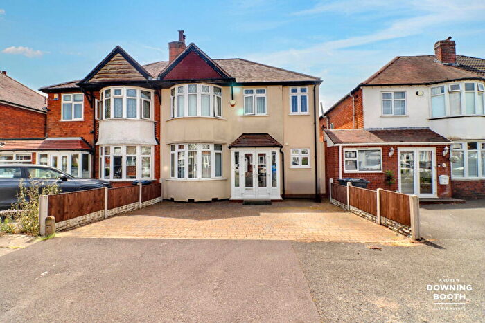 3 Bedroom Semi-Detached House For Sale In Elizabeth Road, Sutton Coldfield, B73