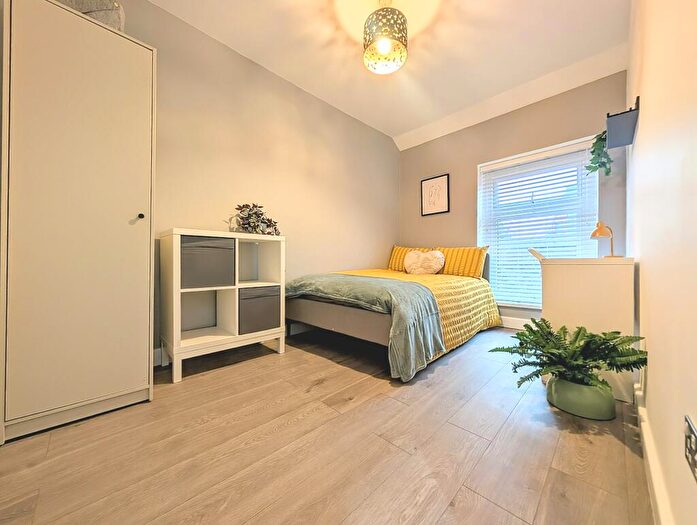 1 Bedroom House To Rent In Brook Street, Pontypridd, CF37