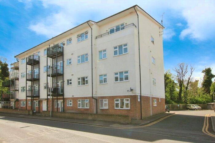 1 Bedroom Flat For Sale In Eaton Road, Margate, Kent, CT9