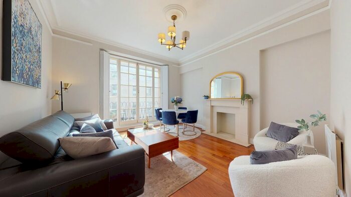 2 Bedroom Flat To Rent In Berkeley Street, London, W1J