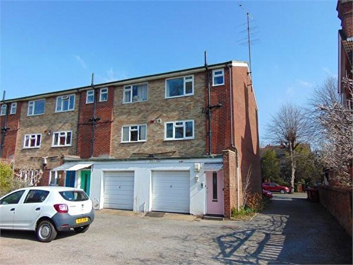 2 Bedroom Apartment To Rent In Erleigh Road, Reading, Berkshire, RG1