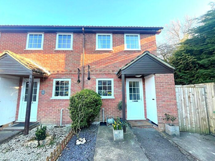 2 Bedroom End Of Terrace House To Rent In Droitwich Close, Bracknell, Berkshire, RG12