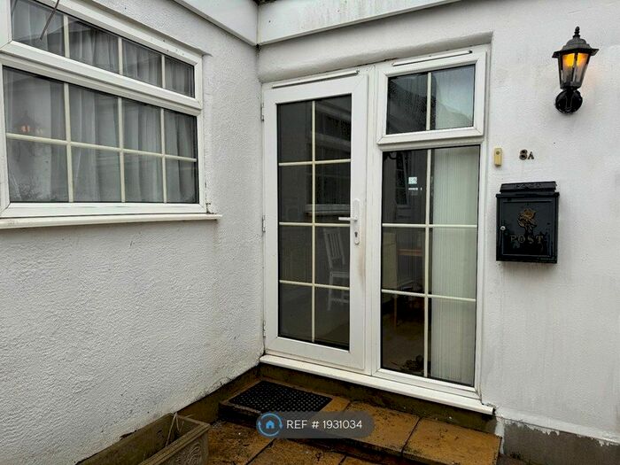 1 Bedroom Maisonette To Rent In Avenue Terrace, Watford, WD19