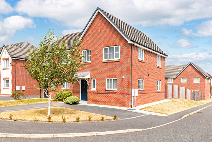 3 Bedroom Semi Detached House To Rent In Hillpark Crescent, Kirkby, L32