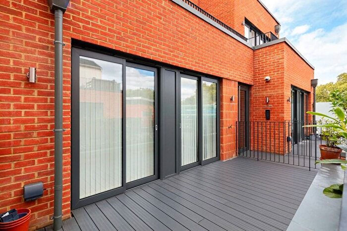 2 Bedroom Flat To Rent In Flat, Kane House, - West Green Road, London, N15